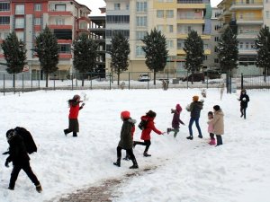 Bayburt’ta Kar Tatili Uzatıldı