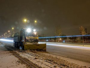 Kar Yağışı Nedeniyle Zincirsiz Ve Kar Lastiksiz Araçlara Geçiş Kapatıldı