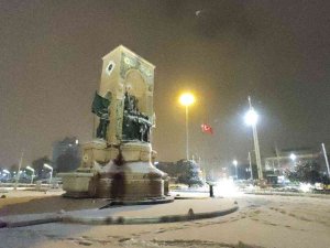 Megakent’te Kar Gece Saatlerinde Etkisini Gösterdi