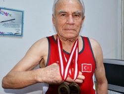 By-passlı Atlet 81 Yaşında 2 Rekor Daha Kırdı