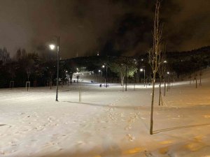 İ̇stanbul Anadolu Yakasında Sabah Saatlerinde Kar Yağışı Etkili Oldu