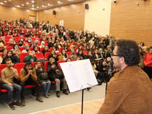 Yurtlarda Kalan Gençler İçin Moral Gecesi
