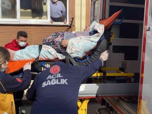 Obez Hasta İtfaiyenin Yardımıyla Hastaneye Sevk Edildi