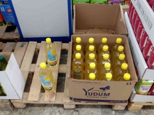 Yağ Raflarına Boş Kolileri Koyup Adeta Müşterilerle Dalga Geçti