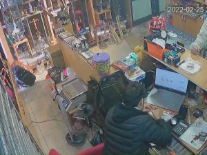 Yardımcı Olmak İçin Satın Aldığı Cep Telefonu Çalıntı Çıktı, 12 Bin Lirasından Oldu