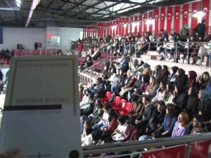 Bileti ’Kitap’ Olan Konser Yoğun İlgi Gördü