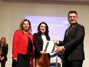 Kadın Girişimci Samancı: “Türkiye’nin En Büyük Propolis, Arı Sütü, Polen Ve Ham Bal Üreticisiyiz”