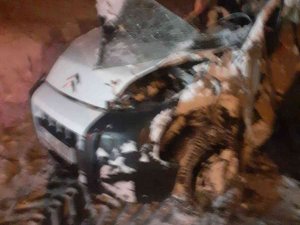 Ticari Araç, Kar Küreme Aracıyla Çarpıştı: 3 Ölü