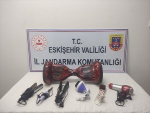 Hırsızlık Şüphelisi 7 Kişi Çaldıkları Malzemelerle Birlikte Yakalandı