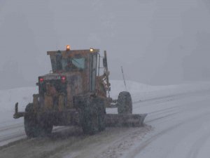 Bayburt’ta Kar Ve Tipiden 14 Köy Yolu Ulaşıma Kapandı
