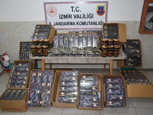 İ̇zmir’de 350 Kilogram Kaçak Nargile Tütünü Ele Geçirildi