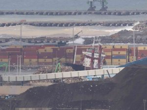 İ̇skenderun Körfezi’nde Yük Gemisi Karaya Oturdu