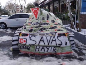 Kardan Tank Yapıp ’Savaşa Hayır’ Dediler