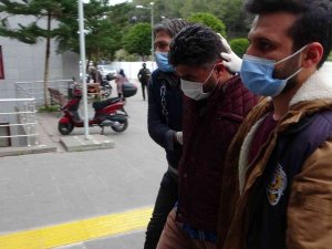 Eşini Öldürüp Oğlunu Bıçaklayan Sanık, "Çocuklarım Annesiz Kaldı" Dedi