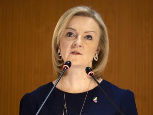 İ̇ngiltere’den 386 Rus Politikacıya Yaptırım