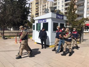 Silahla Gasp Yapan 2 Kişi Yakalandı