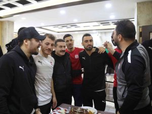 Uğur Çiftçi’ye Sürpriz Doğum Günü Kutlaması