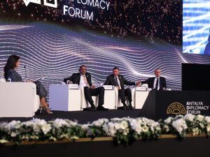Stoltenberg: "Ukrayna’nın Güç Ve Cesaretini Hayranlıkla İzliyoruz"
