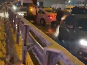Kocaeli’de 10’dan Fazla Araç Kazaya Karıştı, D100 Trafiğe Kapatıldı