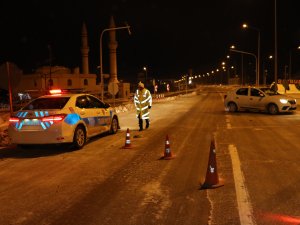 Çığ nedeniyle kapanan Bayburt-Erzurum kara yolu ulaşıma açıldı