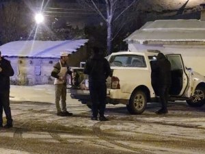 Kop Dağında Çığ, Tepebaşında Tipi