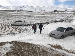 Van’da Trafik Kazası: 2 Yaralı