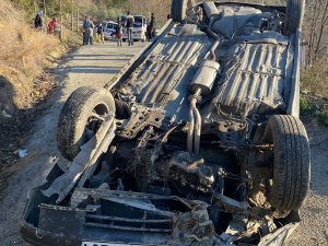 Seyir Halindeki Otomobil Takla Attı: 2 Yaralı