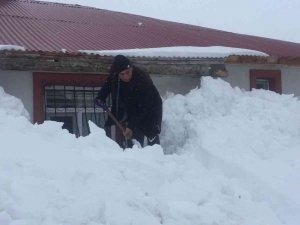 Karlıova’da Evler Kara Gömüldü