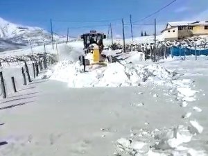Bingöl’de 182 Köy Yolu Ulaşıma Kapandı