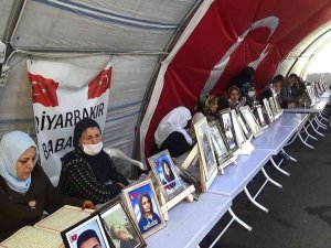 Evlat Nöbetindeki Ailelerin Kararlı Direnişi 922. Günde