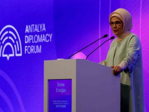 Emine Erdoğan:" Savaşın Karanlık Yüzü, İnsanlığın Üzerine Bir Kez Daha Çöktü"