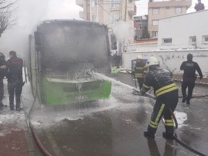 Yangını Söndürebilmek İçin Ter Döken İtfaiye Erleri İle Tartıştı