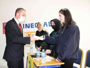 Ağrı’da "İ̇ngilizce Münazara" Yarışması Yapıldı