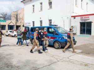 Terör Örgütü Pkk’ya Yardım Ve Yataklık Eden 2 Kişi Yakalandı