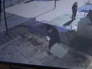 Çay Ocağı Ve Tuvaleti Yakan Çocukların Pişkinliği ’Pes’ Dedirtti