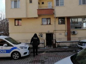 Tartıştığı Eşini Silahla Bacağından Vurdu