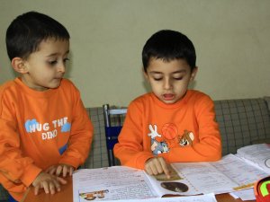 Hakkarili Minik Kardeşlerin İ̇stiklal Marşı Tutkusu