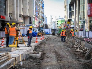 Kahramanmaraş Caddesini Yayalaştırma Çalışmalarını Yerinde İncelediler