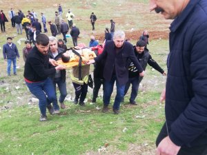 Mardin’de Otomobil Tarlaya Uçtu: 8 Yaralı
