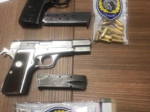 İ̇stanbul’da Kaçak Kumarhaneye Baskın: Polise Mukavemet Gösteren 4 Şüpheli İse Gözaltına Alındı
