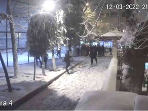 İ̇stanbul’da Kartopu Savaşında Dehşet Anları: Silahla 6 Kişiyi Yaraladı