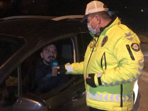 Alkol Uygulamasına Kendi Alkolmetre Aparatıyla Girdi