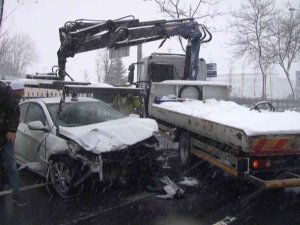 Sarıyer’de Trafik Kazası: Takla Atan Araçtan Çıkartılan Yaralı Kadın Hastaneye Kaldırıldı