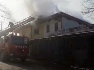 İ̇tfaiyenin Zamanında Müdahalesi Evi Küle Dönmekten Kurtardı