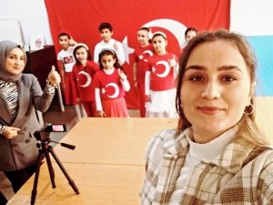 Minik Öğrenciler İşaret Dili İle İ̇stiklal Marşı’nı Okudu