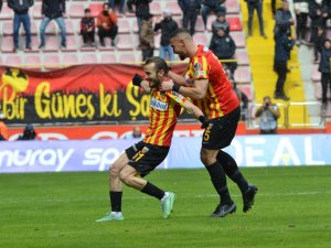 Spor Toto Süper Lig: Kayserispor: 2 - Konyaspor: 0 (Maç Devam Ediyor)