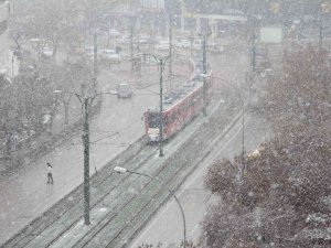 Gaziantep’te Beklenen Kar Yağışı Başladı
