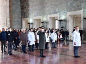 100. Yıl Sağlık Grubu’ndan Anıtkabir’e Ziyaret