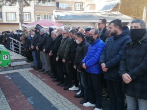 Bıçaklanarak Öldürülen Genç Adam Son Yolculuğuna Uğurlandı