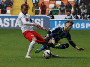 Spor Toto Süper Lig: Adana Demirspor: 0 - Sivasspor: 0 (Maç Devam Ediyor)